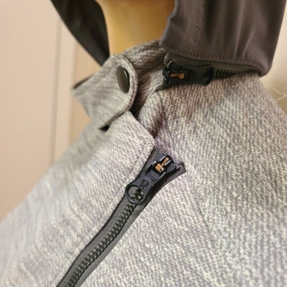 LULULEMON BUST A MOVE JACKET PEPLUM REMOVABLE HOOD DOUBLE ZIPPER STRETCH sz S - Picture 8 of 12